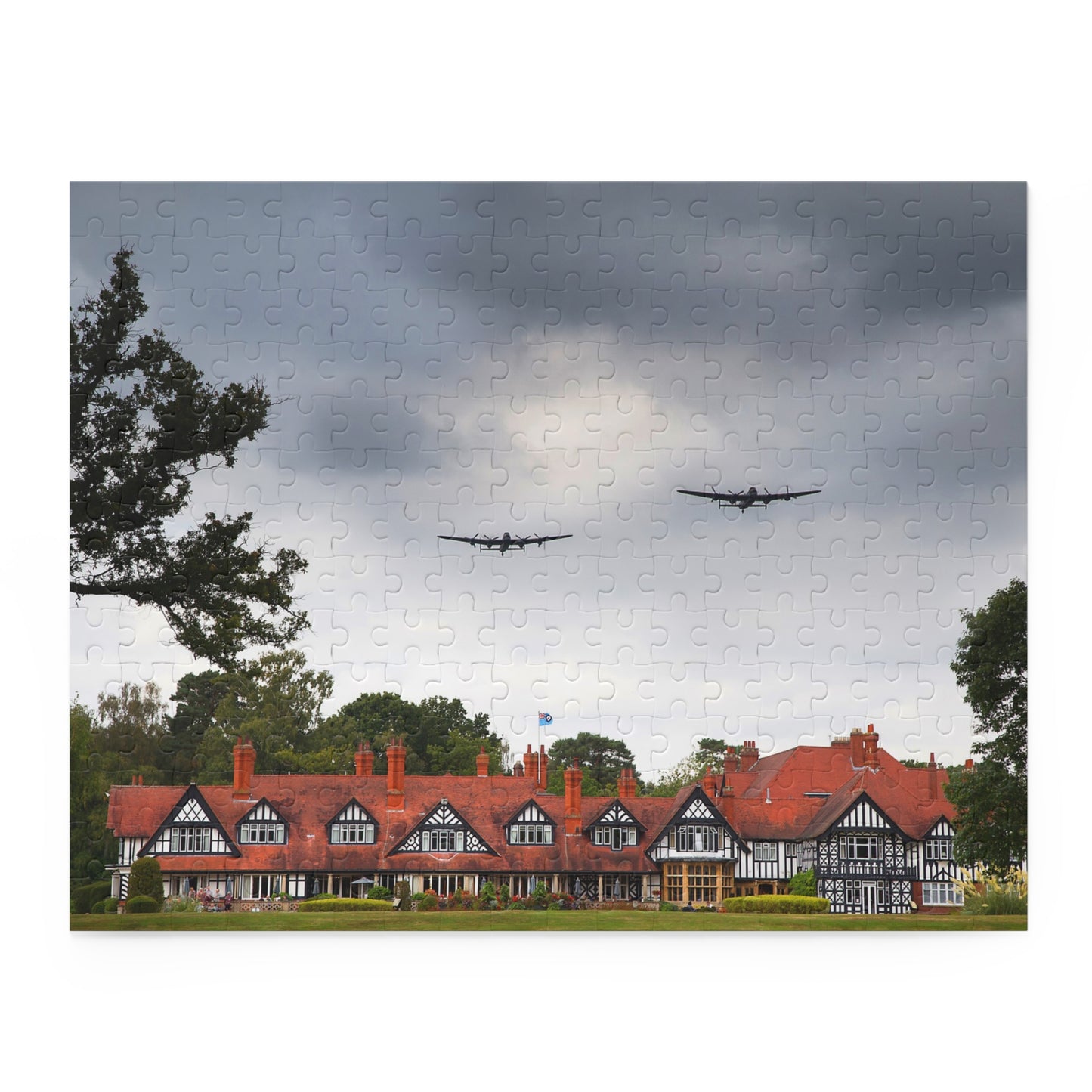 Puzzle - Bombardiers Lancaster survolant l'hôtel Petwood à Woodhall Spa dans le Lincolnshire