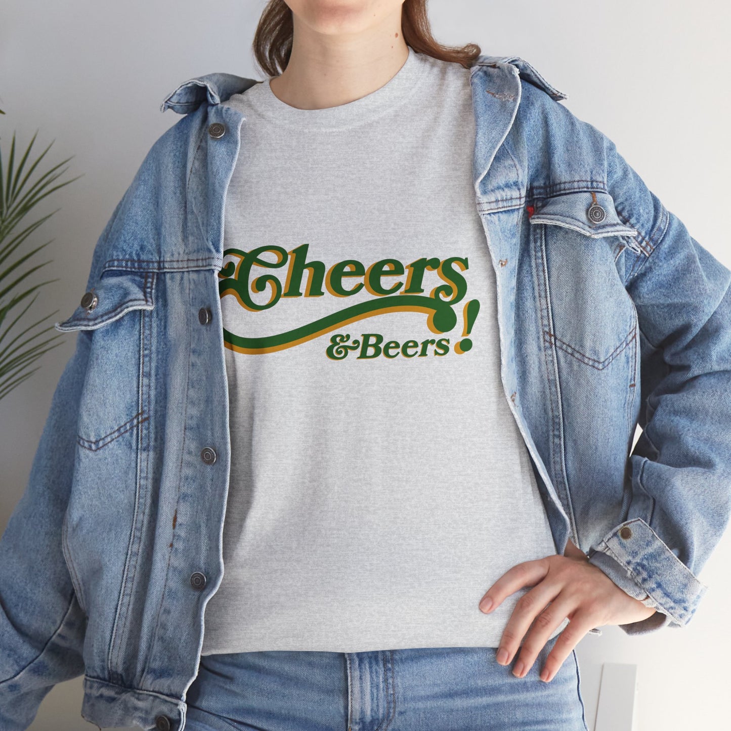 Cheers & Beers Unisex-T-Shirt aus schwerer Baumwolle – Perfekt für Feiern und zwanglose Ausflüge