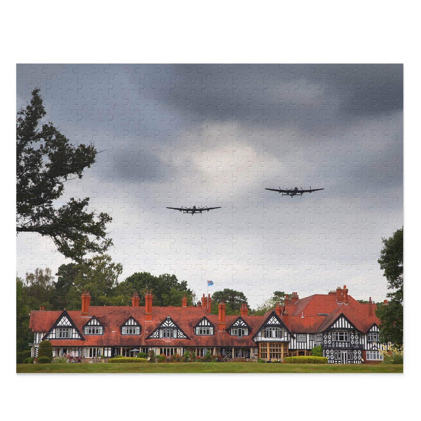 Puzzle - Bombardiers Lancaster survolant l'hôtel Petwood à Woodhall Spa dans le Lincolnshire