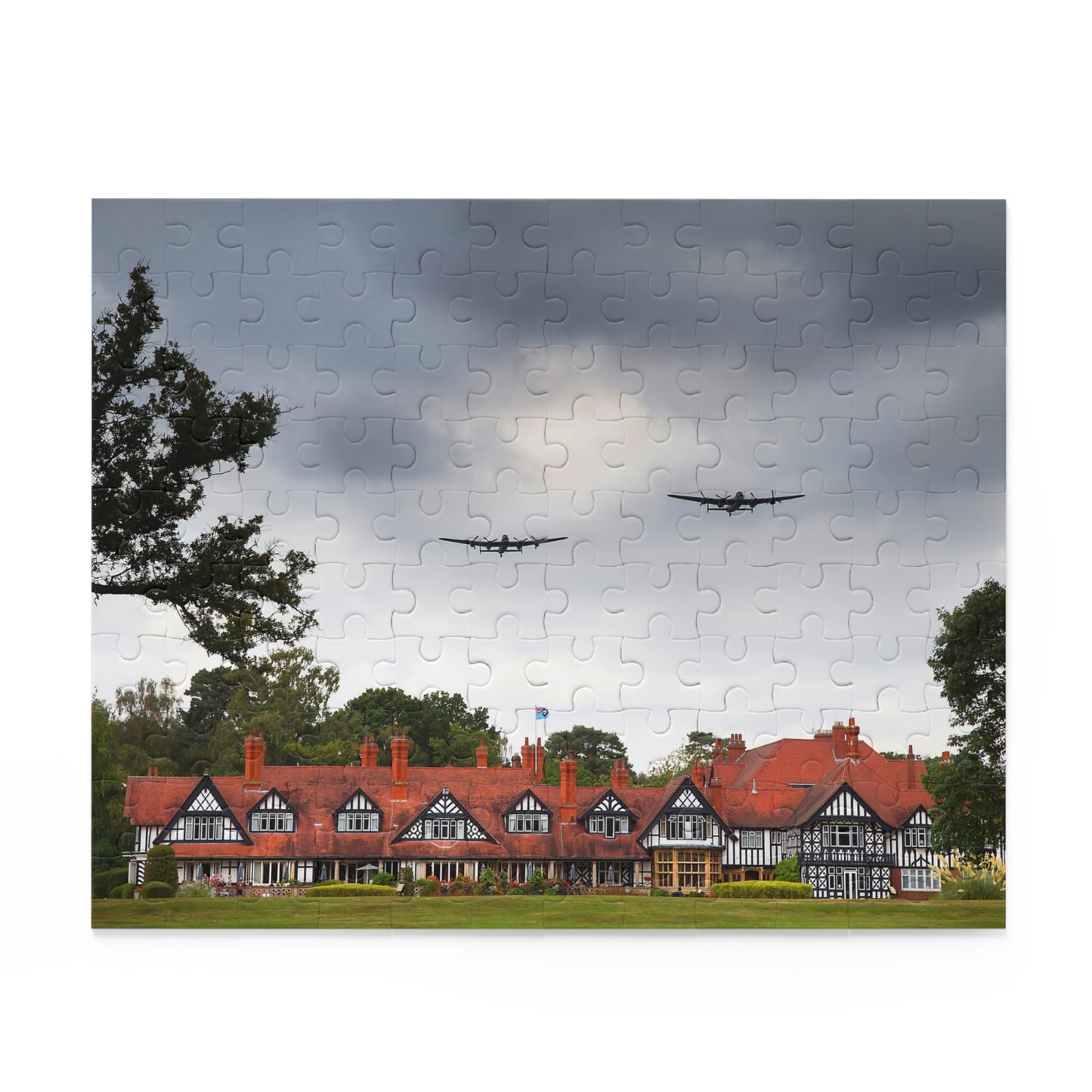 Puzzle - Bombardiers Lancaster survolant l'hôtel Petwood à Woodhall Spa dans le Lincolnshire
