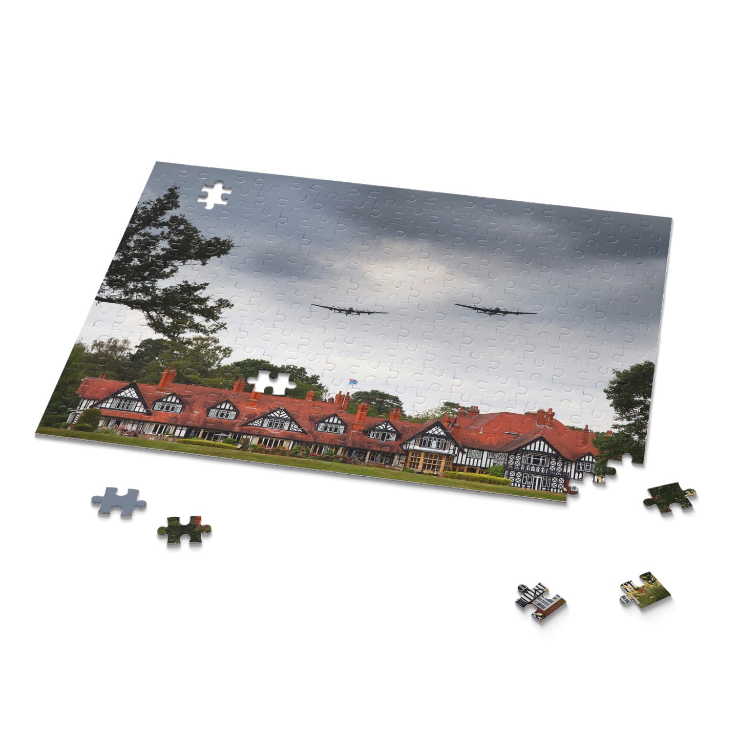 Puzzle - Bombardiers Lancaster survolant l'hôtel Petwood à Woodhall Spa dans le Lincolnshire