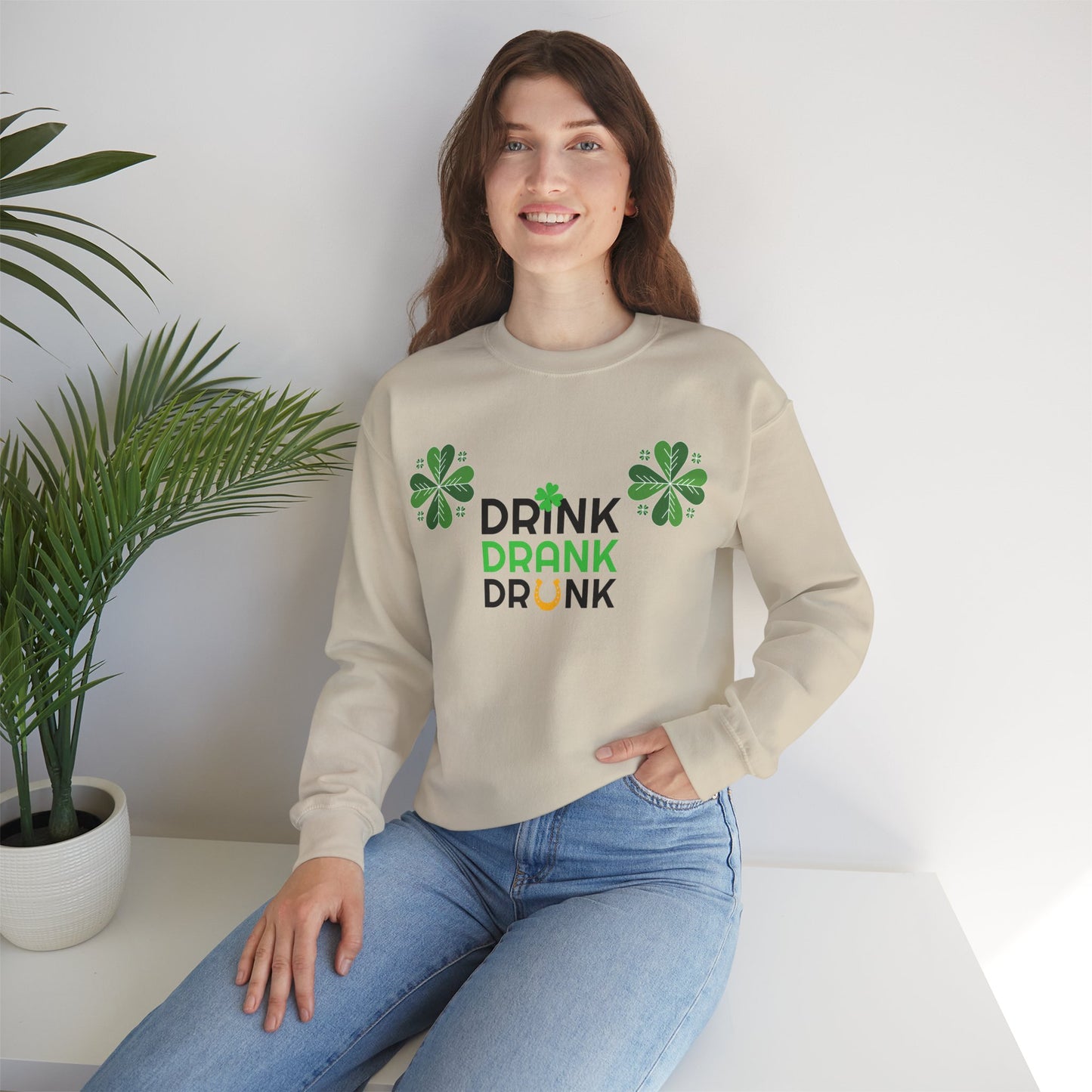 St. Patricks Day Getränk Crewneck Sweatshirt