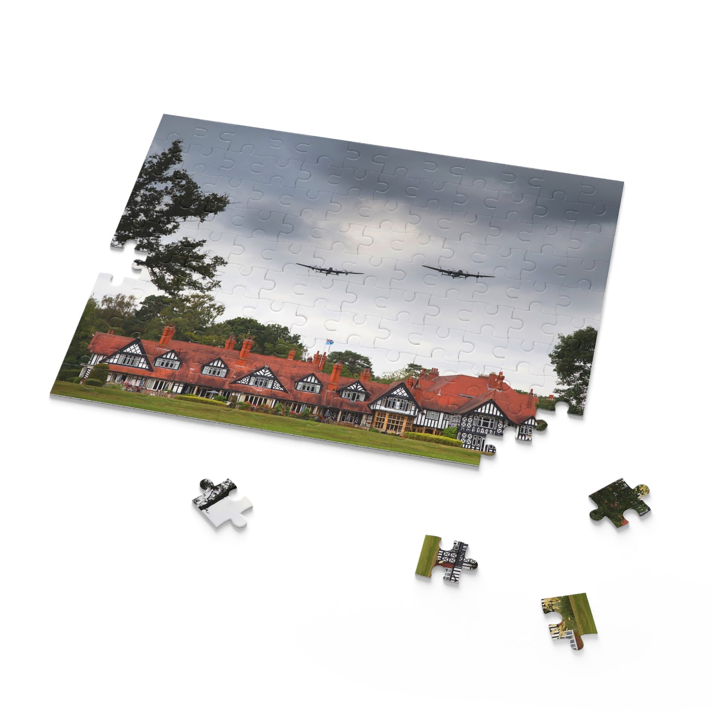 Puzzle - Bombardiers Lancaster survolant l'hôtel Petwood à Woodhall Spa dans le Lincolnshire