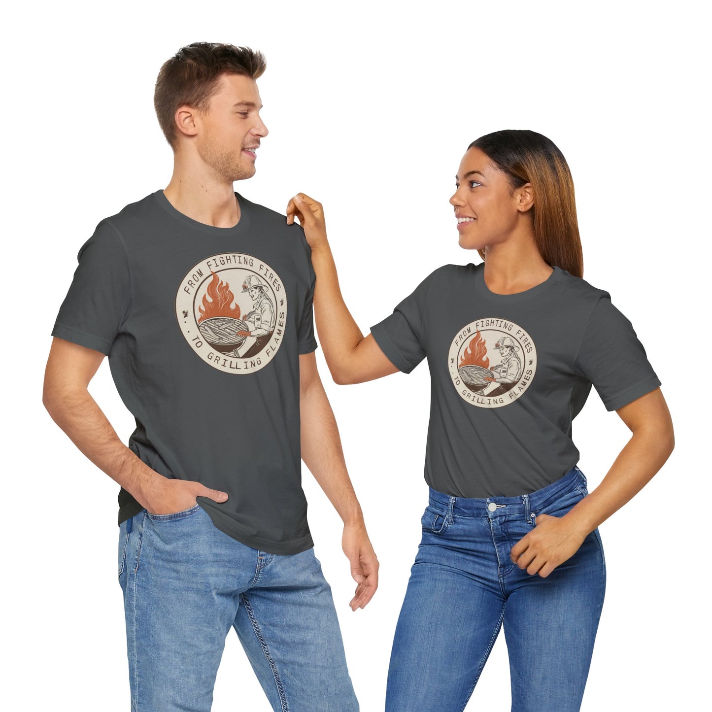 T-shirt à manches courtes Firefighter Grilling – De la lutte contre les incendies aux flammes des grillades