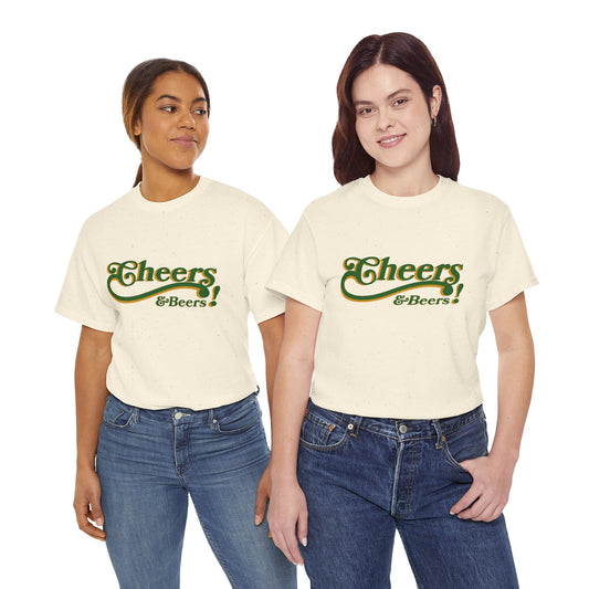 Cheers &amp; Beers Unisex-T-Shirt aus schwerer Baumwolle – Perfekt für Feiern und zwanglose Ausflüge